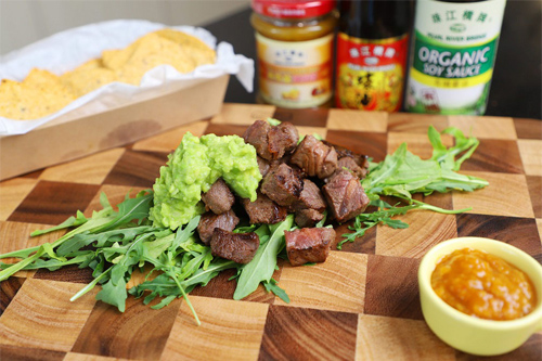 Nachos au bœuf avec salsa à l'avocat